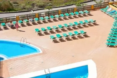Image de 7-1 Br, Vue sur la mer & Marina, ligne Poing de mer. Piscine chauffée. Neuf.