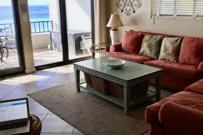 Image de Gulf Front, 2br / 2ba End Unit - Remodelé - Configuration plage incluse dans toutes les locations