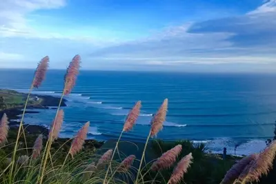 Image de Maison moderne, superbes vues sur le port, pavillon de 3 chambres également. Demander les dernières remises!