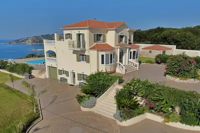 Image de Grande villa haut de gamme privée avec piscine, vue imprenable, à 500m de la plage