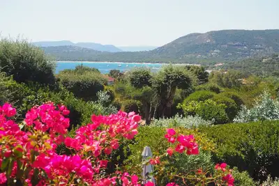 Image de Villa vue Mer (golfe Pinarello) et Montagne, Piscine, Clim, Plage Ă 400m. 8 Pers