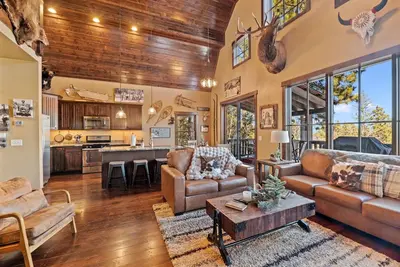 Image de Spécial été! Accès à la piscine, A / C, Wi-Fi, jacuzzi, près de Deadwood et Sturgis!