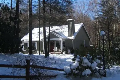 Image de Nestledown - Peaceful Mountain Retreat!