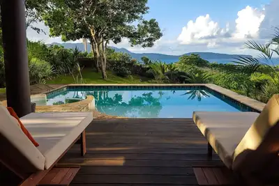 Image de Villa avec vue sur l'océan et piscine