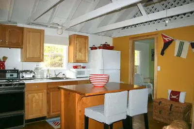 Image de Lakes Region -Charming chalet au bord du lac sur le lac Great East vierge - sans fumée