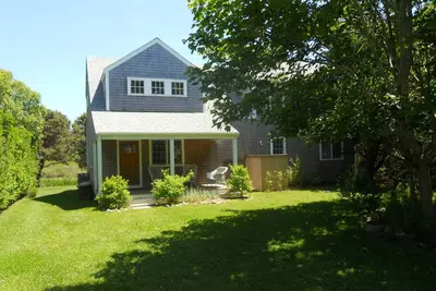 Image de Élégance discrète sur l'étang Miacomet serein