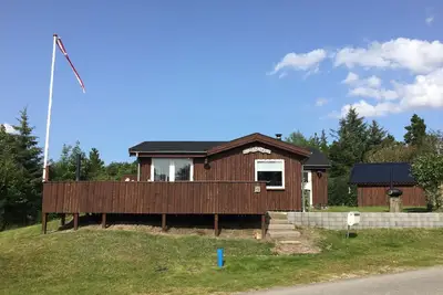 Image de Pinène, Glyngøre. Charmante petite maison avec une vue imprenable sur le fjord.