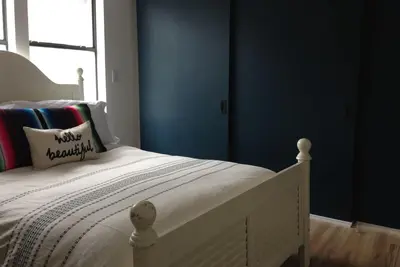 Image de Près du centre-ville, du centre de conventions d'Austin, des sentiers de randonnée et de vélo et de tous les Sxsw