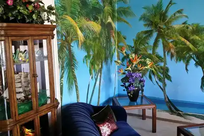 Image de Bungalow à Bakersfield Beach avec garage attenant, porte pour animaux de compagnie et parcours pour chiens