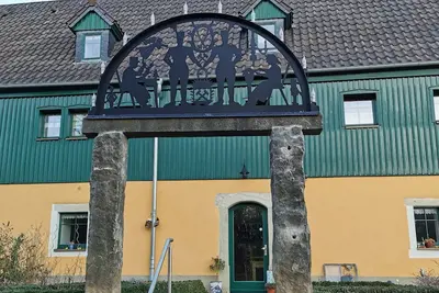 Image de Ferme m. 3 indiv. Appartements, Terrass. , Maison br. , Agriculteurs. <br>