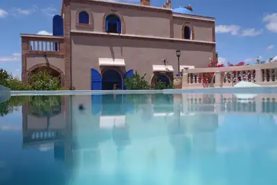 Image de Maison pour Familles/ Amis   sans vis à vis Havre de Paix! ! !
