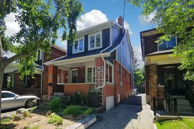 Image de Bloor West Village Gem!