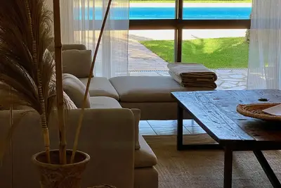 Image de Calm holiday apartment with direct pool access in green & quiet surrounding.