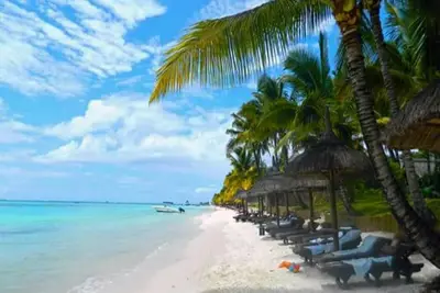Image de Blue Paradise est une villa privée située sur la côte nord près de la plage