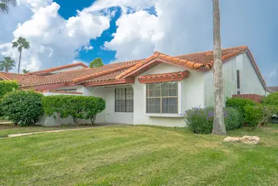 Image de Condo 2/2/1 confortable et spacieux au coeur de Brownsville - Vista Verde