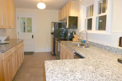 Image de Superbe emplacement à pied partout, Downtown Campus District Burlington