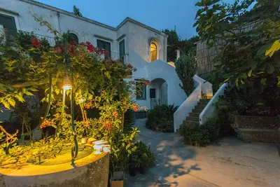Image de Villa Rosella- Winery Marches phéniciennes