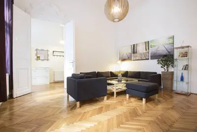 Image de Coeur de la ville, très grand appartement entier