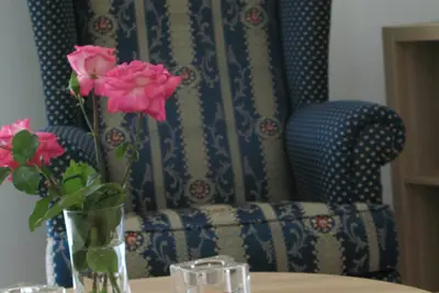 Image de 100m de la station de métro et de l'entrée du Musée de l'Acropole.