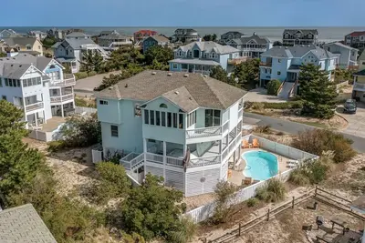 Image de Ancres loin | 200 m de la plage | Piscine privée, bain à remous