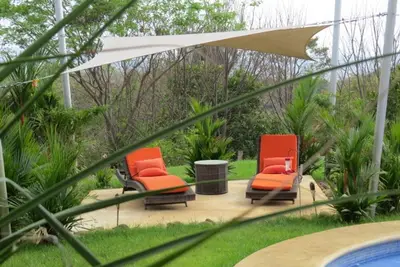 Image de Magnifique et confortable propriété en montagne avec vue sur la mer!