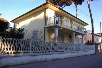 Image de Villa Patrizia (rez-de-chaussée de 120 m² dans un quartier calme près de la mer)