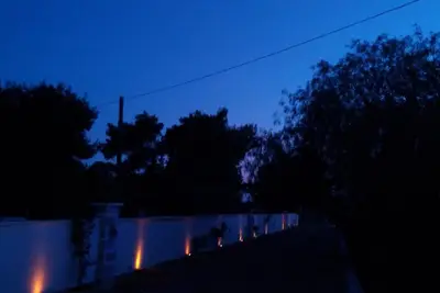 Image de villa entourée de verdure avec 3 chambres