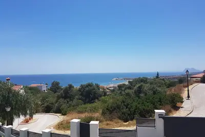 Image de Belle vue sur la mer Méditerranée, vacances de golf, Sotogrande