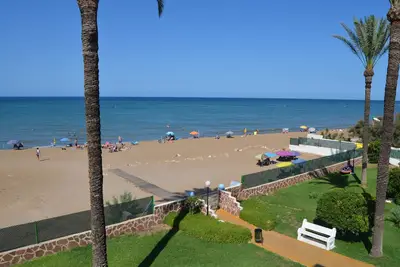 Image de Holiday Beach à droite sur la mer avec 2 chambres, air conditionné, piscine u. vue fantastique