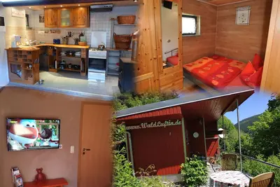 Image de Vacances dans la nature près de la forêt, un sauna, un chalet de montagne confortablement meublé