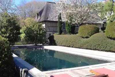 Image de Superbe chaumière normande avec piscine et parc de 10 ha près de Pont l'Evêque