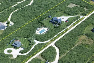 Image de Sun Filled Private Estate sur 4 Acres Piscine et Chambres d'hôtes