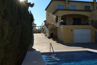 Image de Maison de ville pour 8 personnes avec piscine privée