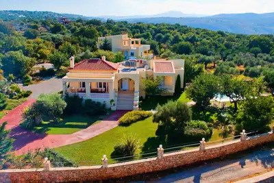 Image de Excellente Villa Avec Vue Sur Mer Et Piscine PRIVÉE (Villa Deleni)