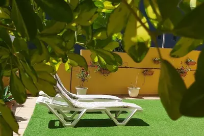 Image de 330 - Aquamarine Sea & Marina View. Terrasse fantastique. Soyez ligne. Piscine chauffée.