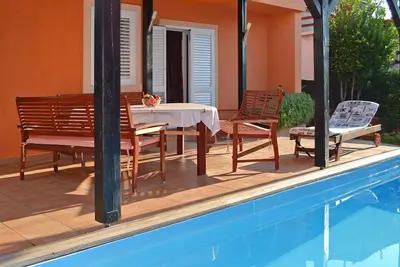 Image de Appartement de 3 chambres avec piscine à Tribunj