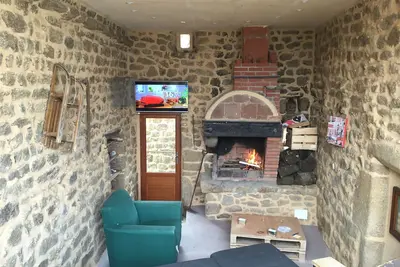 Image de Ancienne CHÊVRERIE RÉNOVÉE A Neuf. . . Grand Dortoir à L’ÉTAGE. . . Maison Atypique