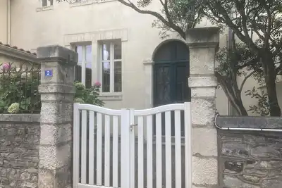 Image de Beau studio lumineux sur Biarritz plage Miramar.