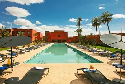 Grand Appartement avec piscine près des golfs
