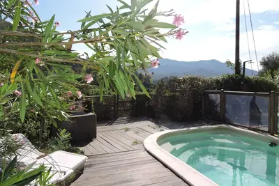 Image de Maison provençale au coeur des collines