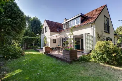 Image de Belle et grande maison familiale près d'Amsterdam et à 5 minutes de la plage