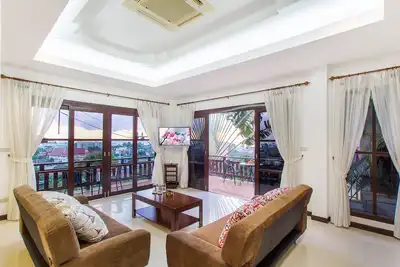 Image de Maison avec 3 chambres et magnifique coucher de soleil avec vue sur la mer près de la plage de Karon