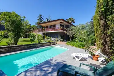 Image de Club Villamar - Villa de vacances avec piscine privée, jardin, barbecue. Villa située dans un qua. . .