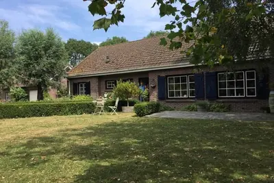 Image de Appartement 90m2 dans maison de campagne au bord de l'eau