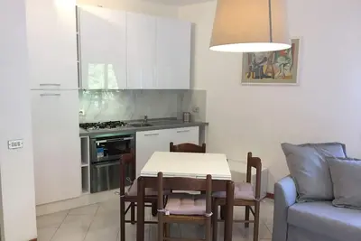 Image de Appartement au premier étage avec grand balcon 600m de la plage
