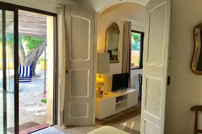 Image de Appartement climatisé, jardin & Spa + parking privés campagne \n calme, lumineux.