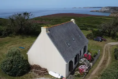 Image de Grande maison pour 9, vue imprenable sur la mer, à 5 min. de la plage de sable