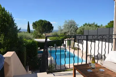 Image de Villa au coeur d'Eguilles, vue exceptionnelle, piscine, 10 min d'Aix en Provence