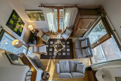 Image de Architect-designed house with contemporary charm in Talloires overlooking Lake Annecy
