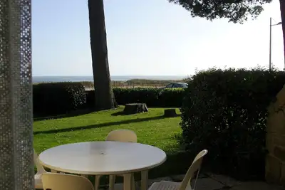 Image de Carnac Vue Mer accès direct Grande Plage T2  front de mer plein sud